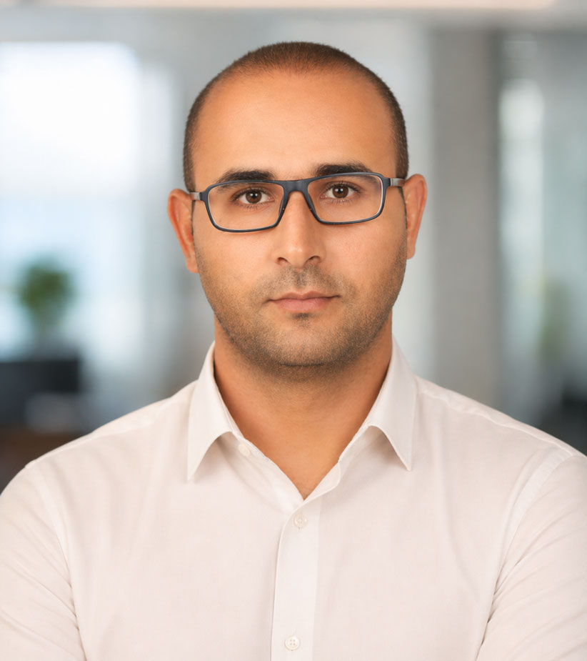 Portrait de L. Anouar, chercheur universitaire